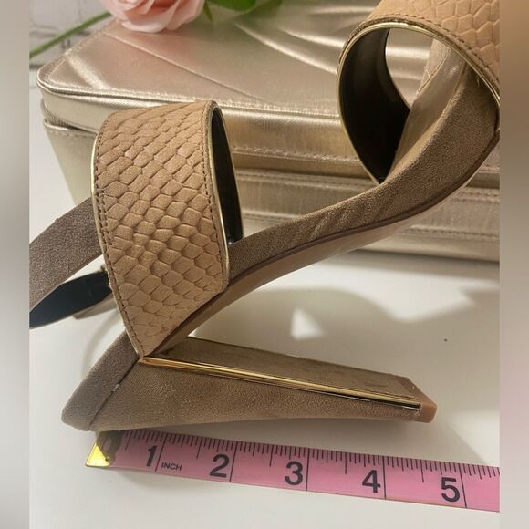 Nine West Beige Sandals - Picture 5 of 7